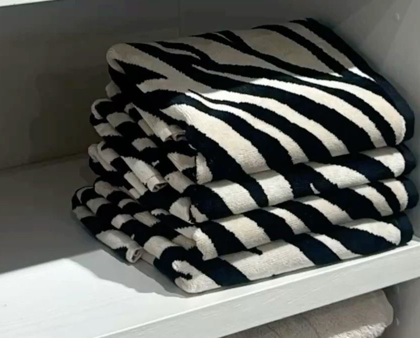 Phase | $$$ tweet media