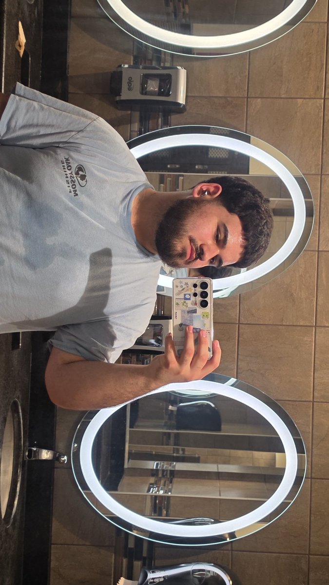 isaameow tweet media