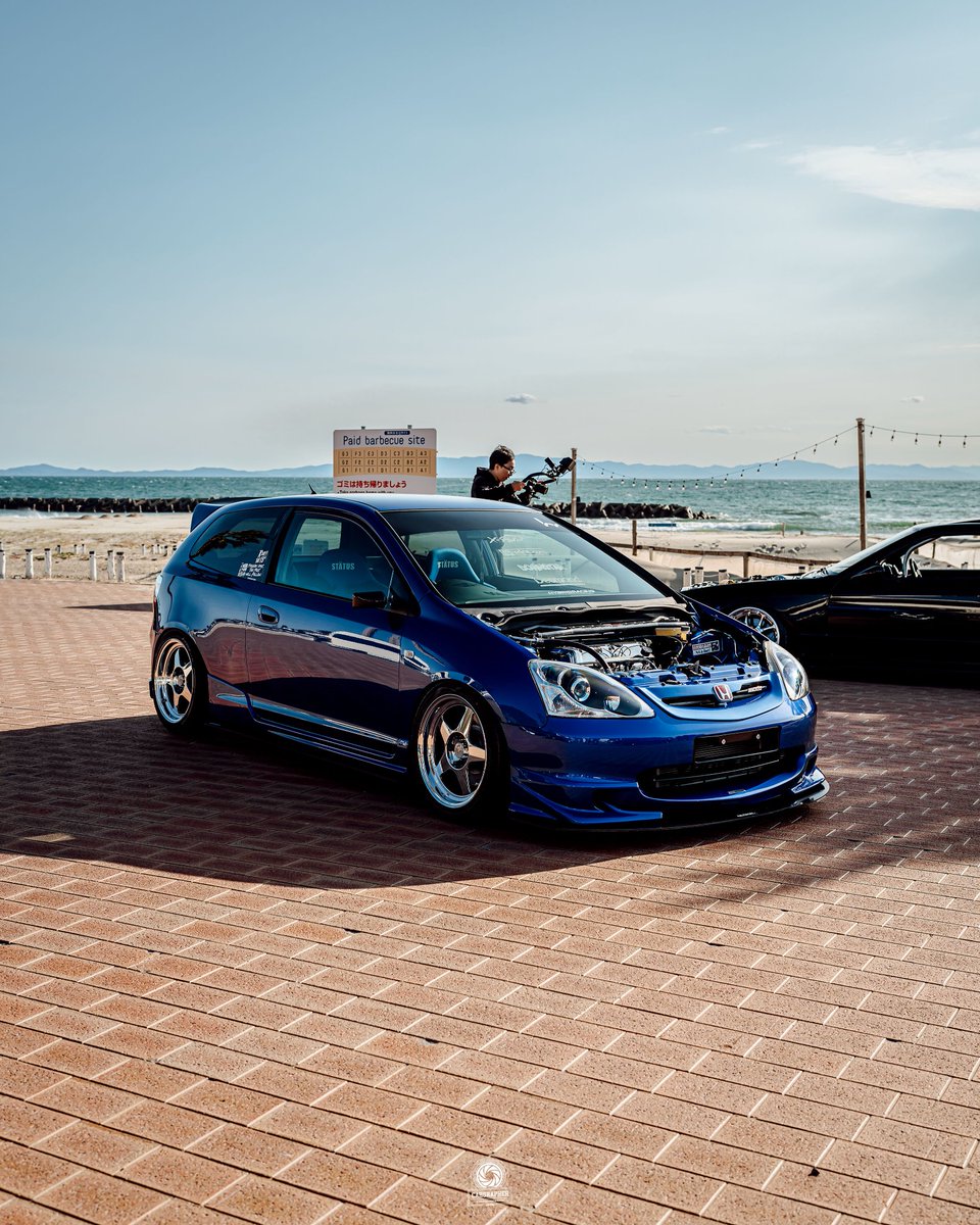 J 👁△ tweet media