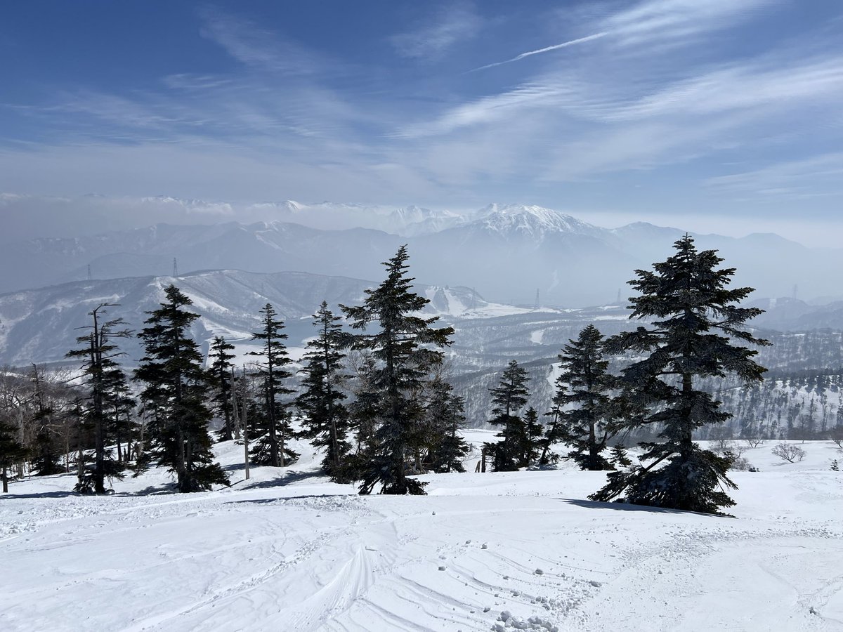 funfunfun4869's tweet photo. Kagura is insane. Still have some buttery powder on the mountain top. https://t.co/nLn32CRBzs
