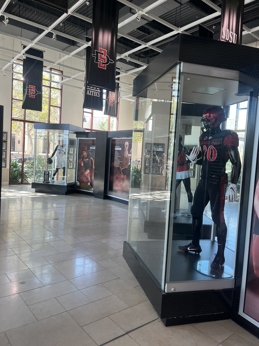 cjaay_4's tweet photo. I had a blast visiting @AztecFB ! I want to thank all the coaches who took their time to speak with me and get to know me! Can’t wait to come back! https://t.co/tHrZWy5asu