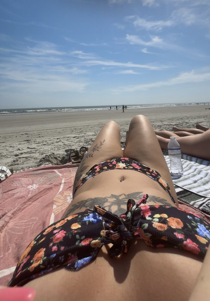 MistressMeagan's tweet photo. Fund more of my beach trips. https://t.co/7MlLOPqBed
  #pay #payme #paypig #paypiggy #sub #findomme #findomfr #findom #girl https://t.co/S018rLKOVk