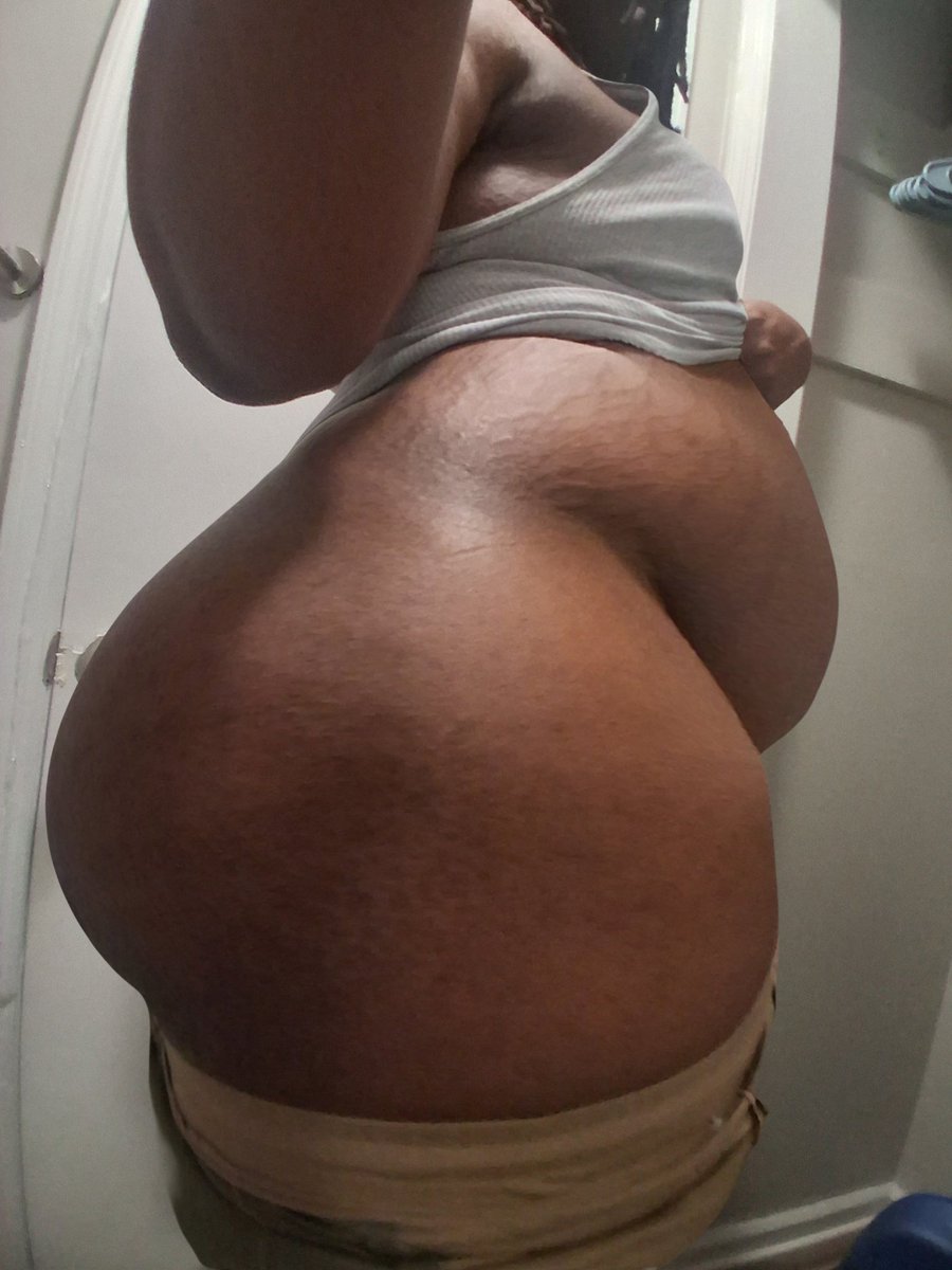 B_flator tweet media