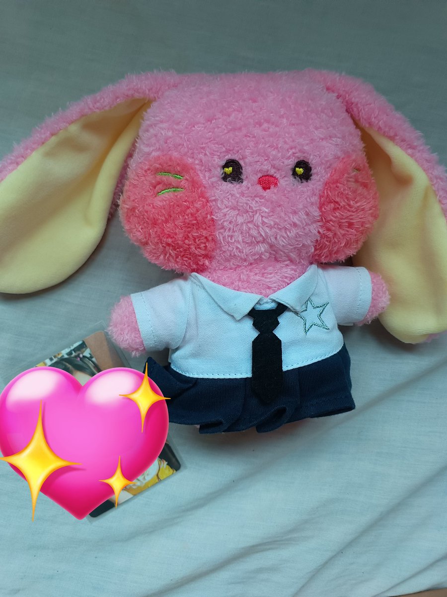 yeonjjnu's tweet photo. wts lfb ph newjeans

bunini minini costume plush (pink - hanni)
— 700 (yes kasama na yung damit)
— damaged box tho
— gcash/maya ; jnt
— check pinned for more info

newjeans hanni danielle minji haerin hyein line friends https://t.co/EmiUkaQXrf
