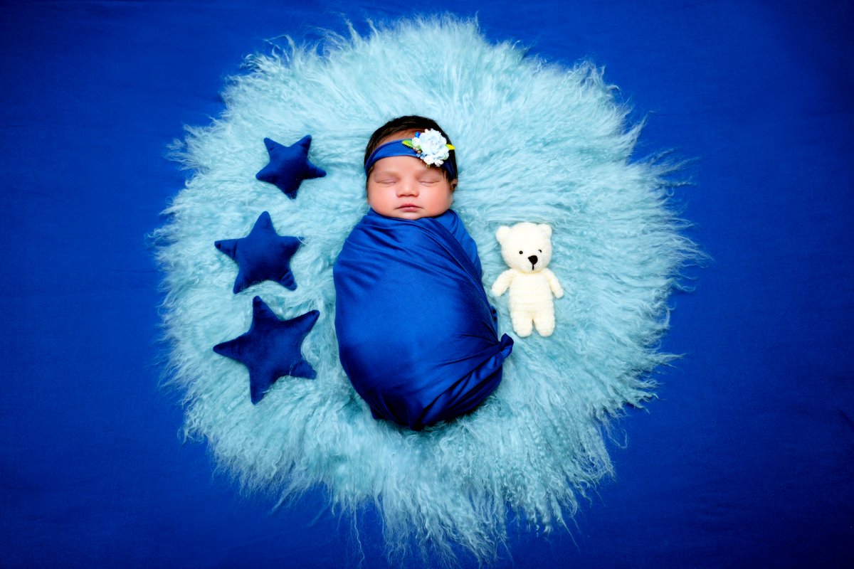 Piccasustudio's tweet photo. A lifetime of love begins with this little moment 💫
Captured forever by Piccasu Studio 💕
#FirstMoments #NewbornLove #BabyMemories #PiccasuStudio #PureLove #LittleMiracle #ForeverMemories #BabyShoot #FamilyLove #NewbornPhotography https://t.co/ZFOCXBCXp2