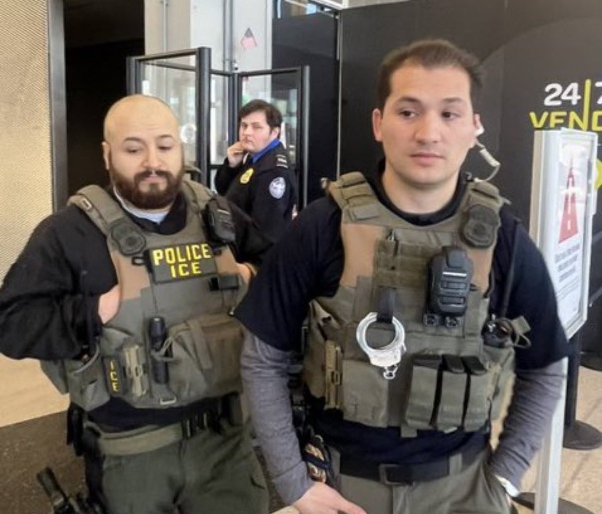 ICE AGENT PHOTOS tweet media