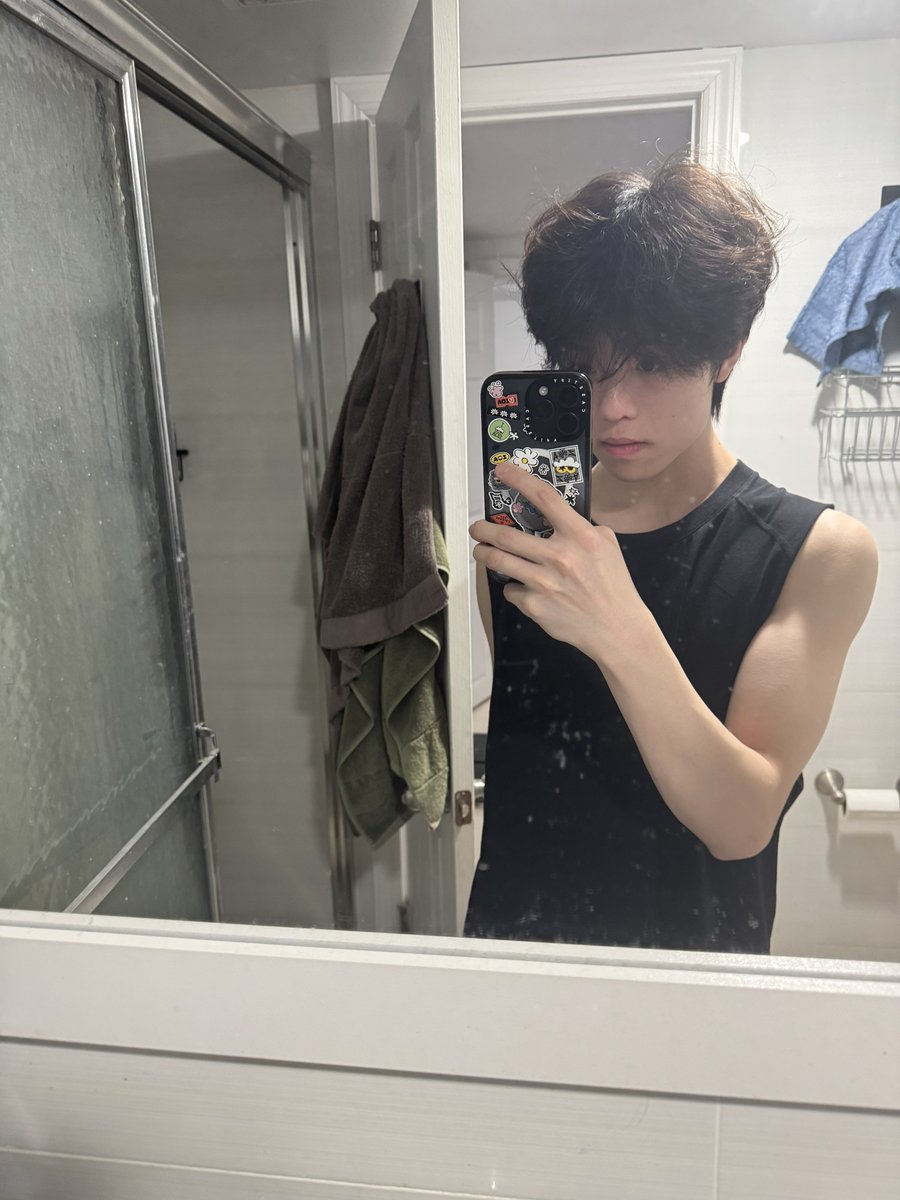 小鲨鱼 tweet media