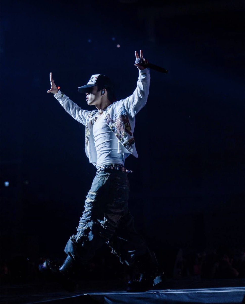 𝚒𝚗𝚊 tweet media