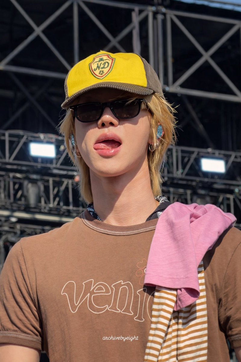 alex ☆ tweet media