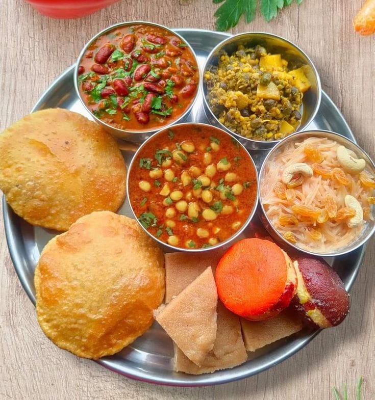 शाकाहार का महत्व 
शाकाहारी भोजन कई बीमारियों को दूर रखता है, यह हृदयरोग,मधुमेह,कैंसर जैसी बिमारियो के जोखिम को काम करता है |  शाकाहार  का महत्व स्वास्थ्य,पर्यावरण और नैतिकता के लिए अत्यंत उच्च है |