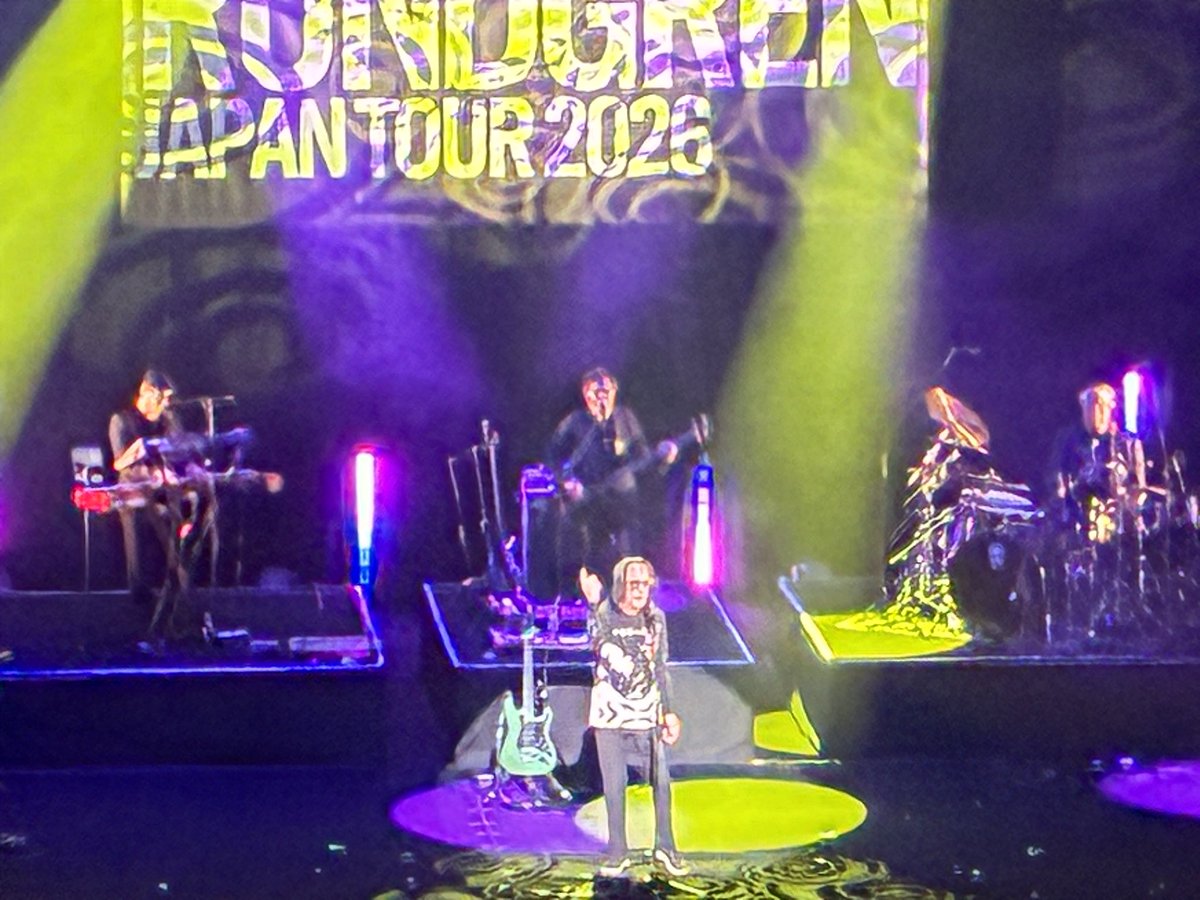 トッドラングレンのライブに行ってきました。音作りの職人ってイメージだったけど、改めて目眩くような多彩な音世界をこれでもかと展開してくれて、凄いステージでした！アカペラも凄かった！