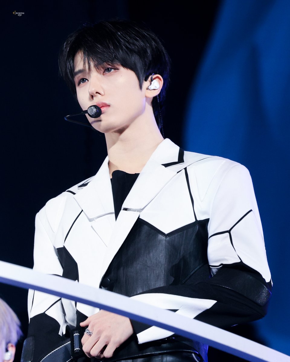 𝐒𝐩𝐫𝐚𝐤𝐥𝐢𝐧𝐠 𝐬𝐭𝐚𝐫 tweet media