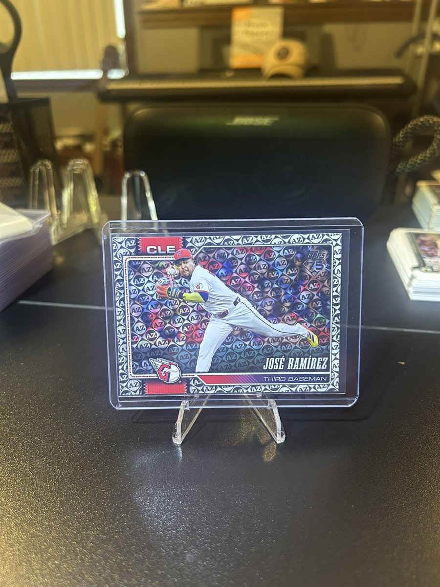 Big Card Guy tweet media