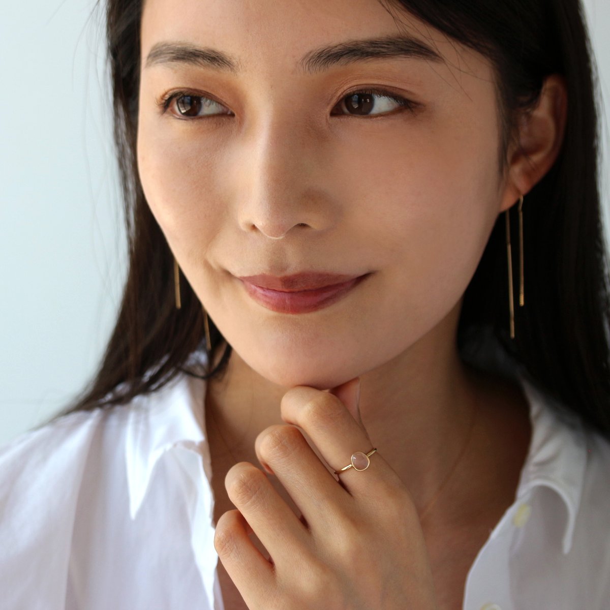 ginza_mesanges's tweet photo. ランダムカットをほどこしたローズクォーツをあしらい、上品で優雅な印象に仕上げました。

いつものコーディネートに取り入れるだけで、季節感のある装いをお楽しみいただけます。
春色をまとった、淡く優しいサクラピンクの輝きをぜひご堪能ください。

https://t.co/JVPHkTmEWz https://t.co/dSv4HdtY0y