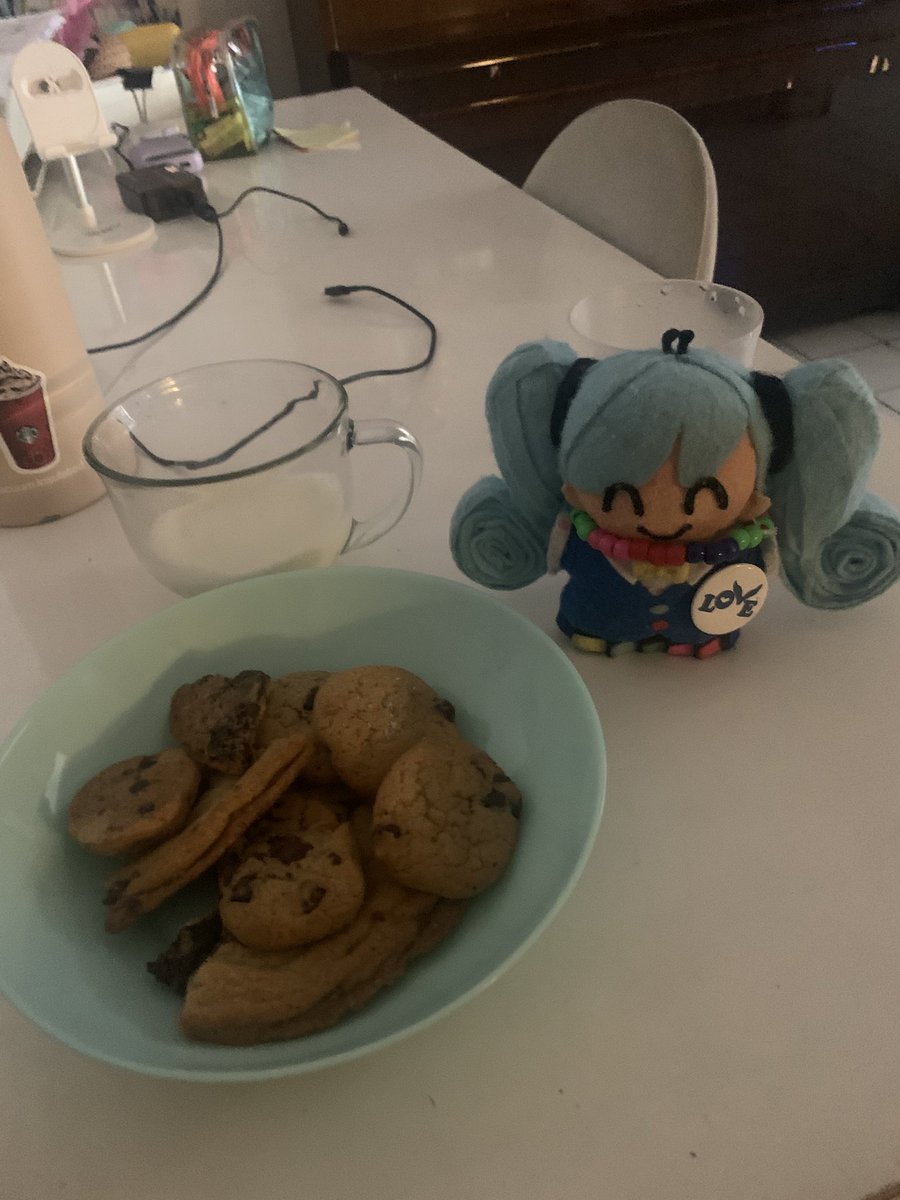 Quinn 🍏💿 | STATIC MIKU’S WIFE!! tweet media