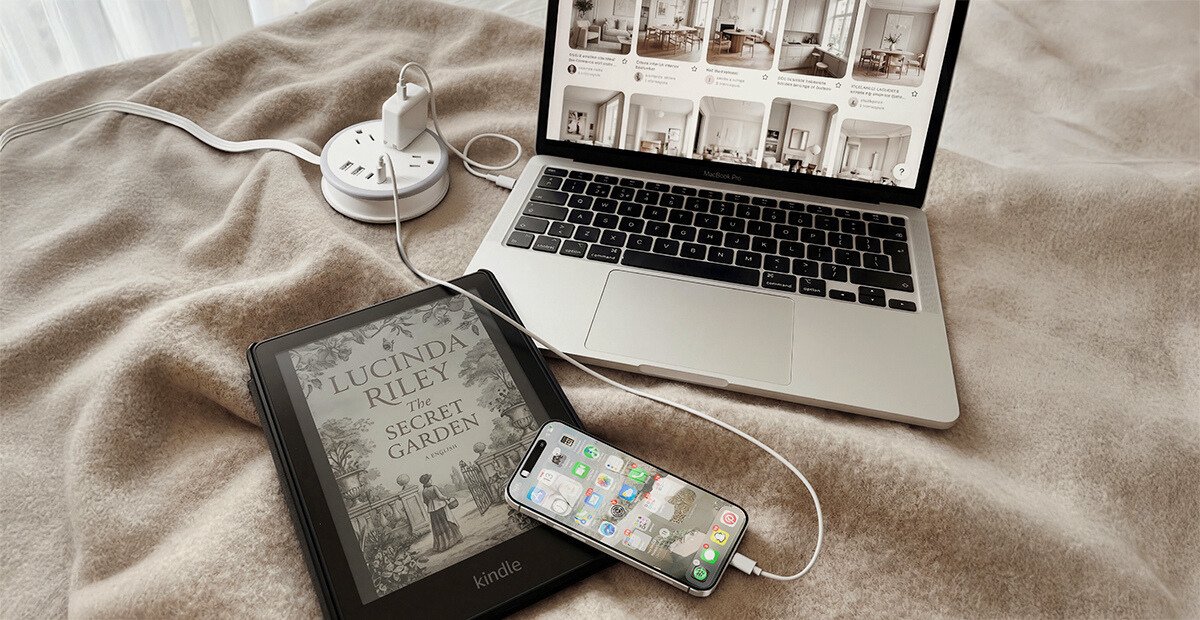 NTONPOWER_USA's tweet image. Your workspace doesn’t have to be a desk.

This travel power strip makes it easy to work or study right from bed. 🔌

#ntonpower #wraproundpowerstrip #powerstrip #travel #travelpowerstrip #workfrombed #remotework #portablepower #travelessentials #digitalnomad #wfhsetup