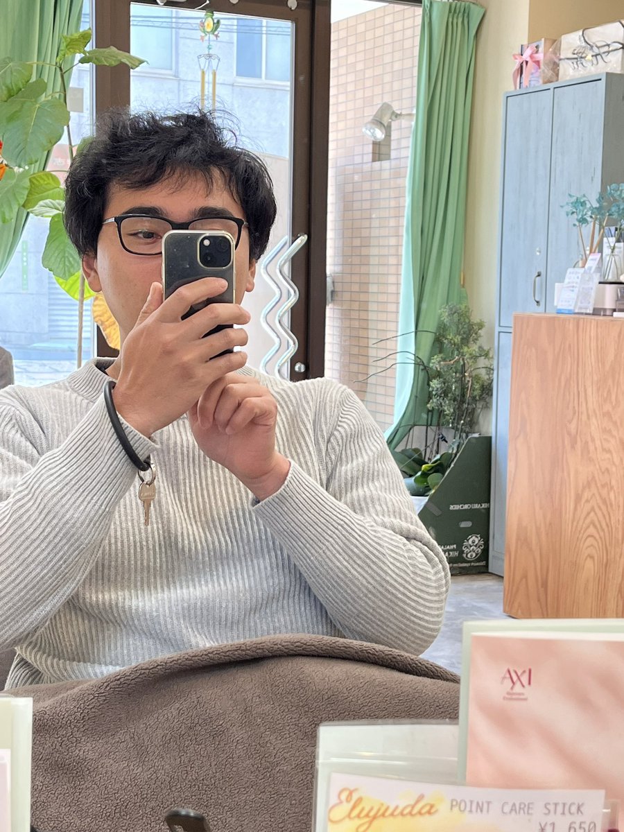 saykuzuki's tweet photo. むっちゃんに切ってもらった！
まさに神業！！毎回5歳若返る！
#月イチむっちゃん https://t.co/Sx1Tctk891