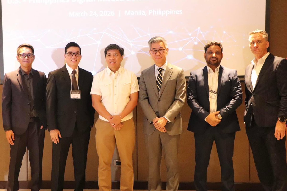 Sec_HenryAguda's tweet photo. IN PHOTOS: At the U.S.–Philippines Digital Infrastructure Business Exchange (DIBEx), we reaffirm our commitment to President Ferdinand R. Marcos Jr.’s vision of a more connected, inclusive, and future-ready Philippines.

#DICT #SecA #DIBEx #DigitalBayanihan #WalangIwanan https://t.co/bfjcZP9rt3