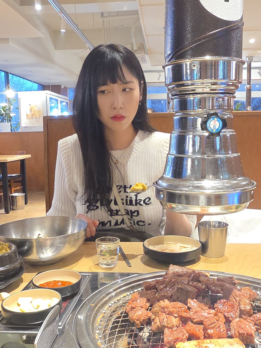 뀨아•̀Ⱉ•́✨ tweet media