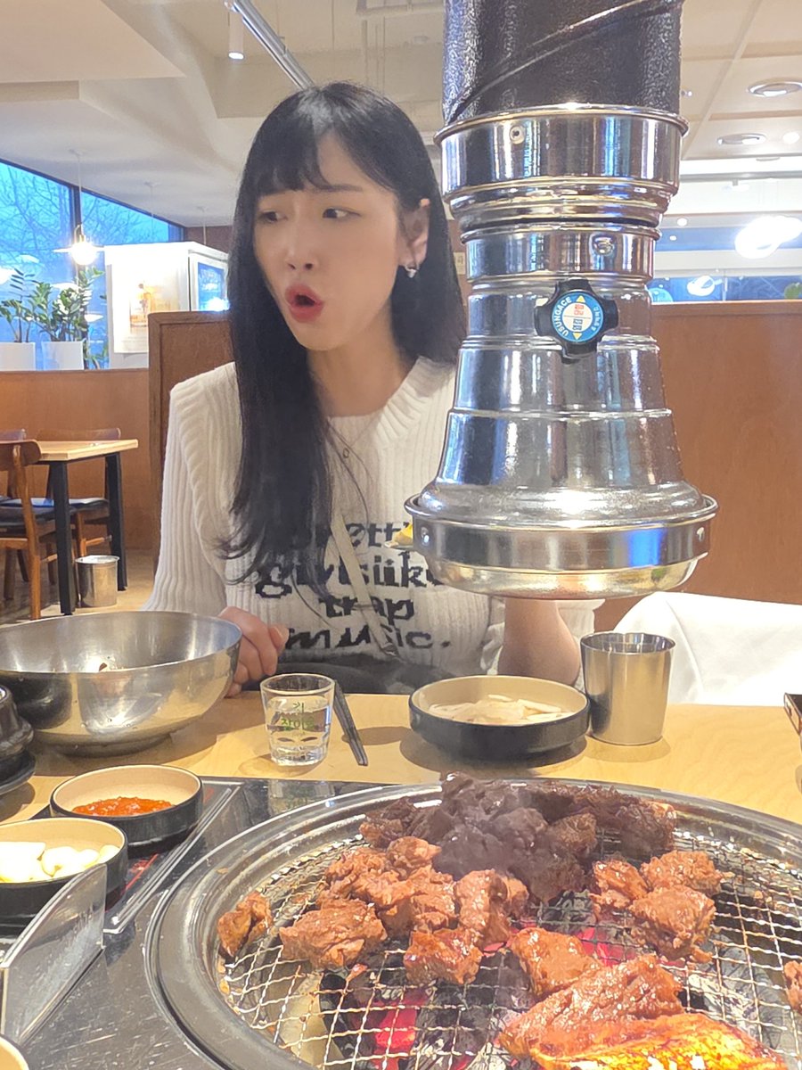 뀨아•̀Ⱉ•́✨ tweet media