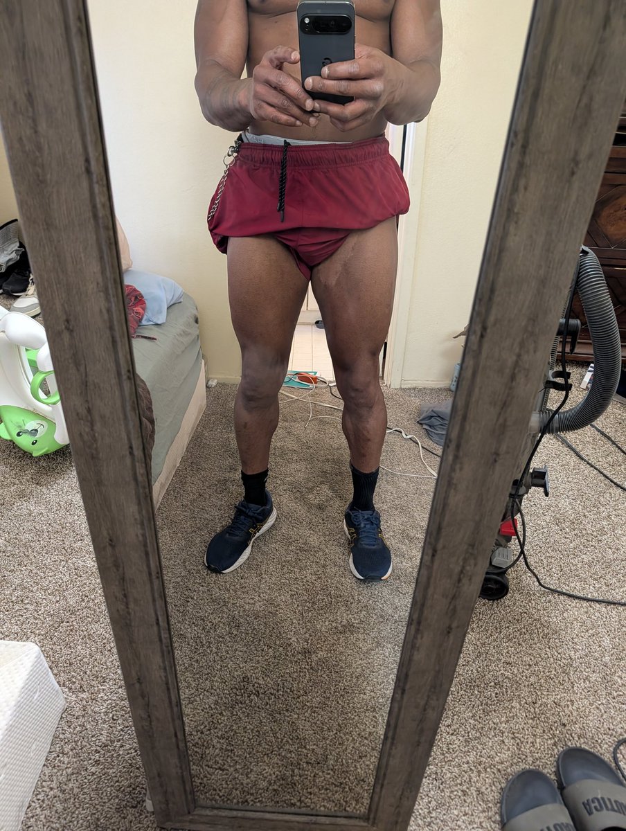 jayernie1's tweet photo. #reebok we don't skip leg days https://t.co/p9GYE4kAkU