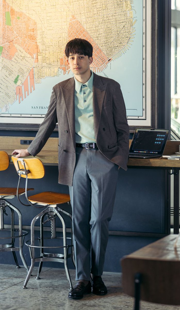 suit_square's tweet photo. クリーニング不要。アイロン不要。
それなのに、ずっと綺麗✨

SUIT SQUAREの最強シリーズ 『Traveller』
シワに強く、ストレッチも効いてて、
とにかく「楽」。

出張はもちろん、
デスクワークが多い日にも最適です💻

#スーツスクエア https://t.co/3yYeTGv2kt