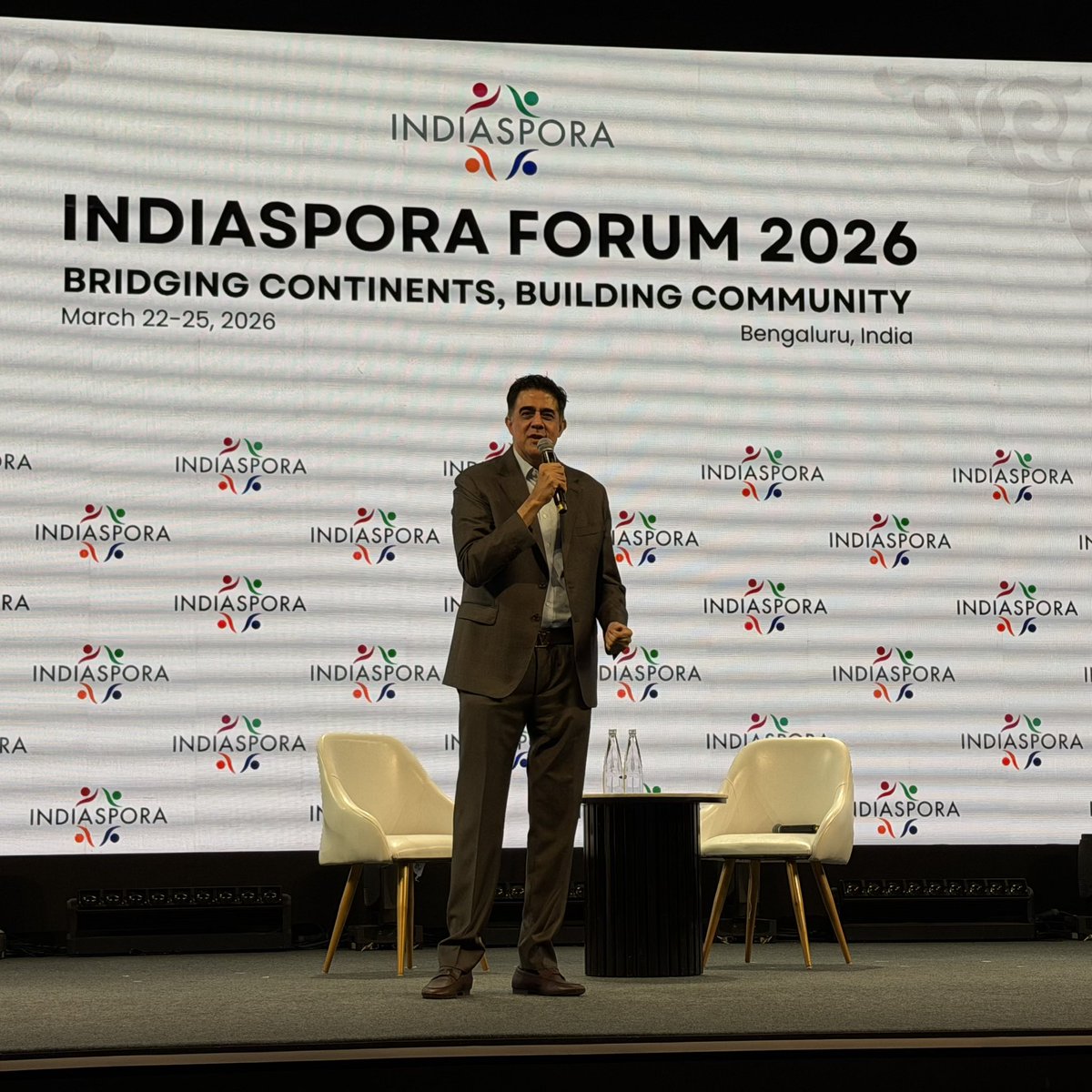 R “Ray” Wang 王瑞光 #Cupertino #AI #Energy R.NFT tweet media