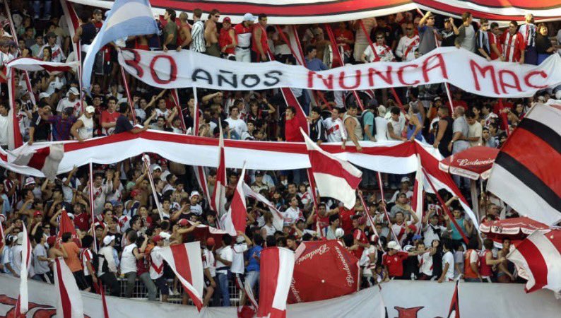 50 años. Nunca más. 
Fueron, son y serán 30.000.
Memoria, Verdad y Justicia.

Aguante River Plate y LBDT.