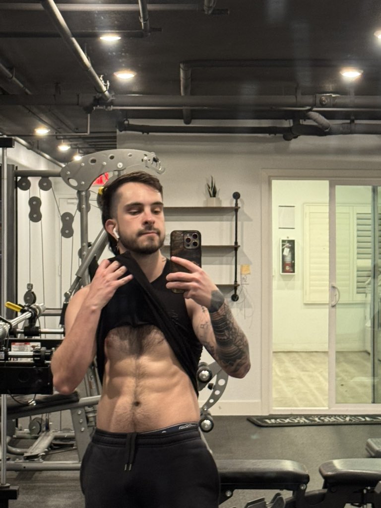 Gay Chaos™️ tweet media