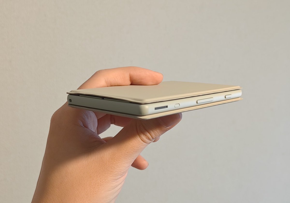 Xteink X4専用カバーいい感じ