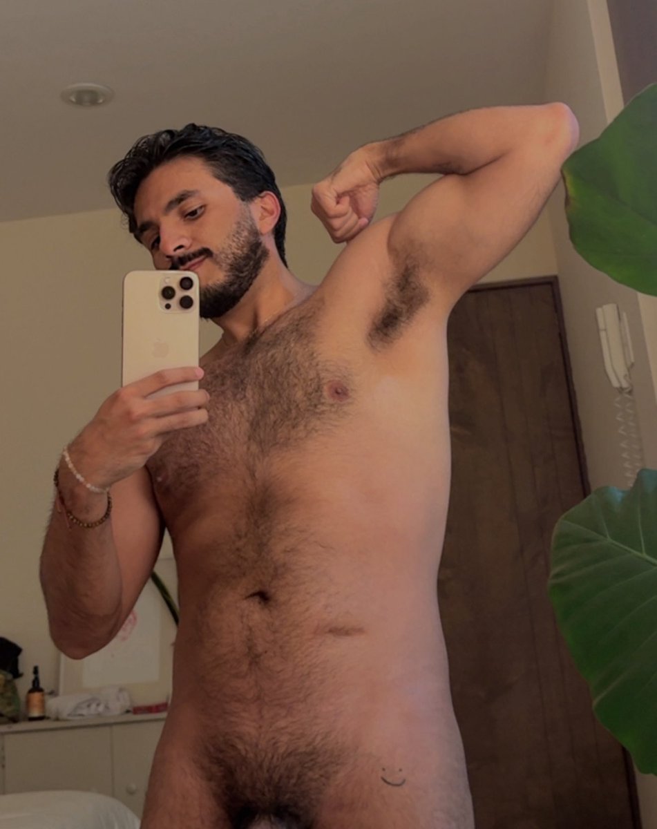 NudeCroft tweet media