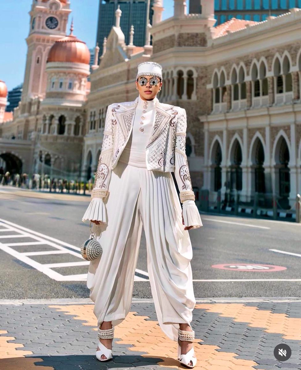 Toh Puan Ronggeng tweet media