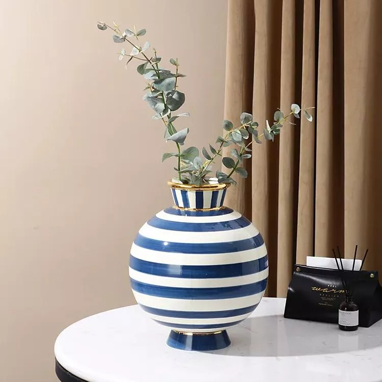 Angela_Marz's tweet photo. 🏺 Elevate your décor with the Ceramic Geometric Fringe Vase. A perfect blend of modern design and artistic texture to brighten any space. Stylish charm for every corner.
👉 Grab yours today: https://t.co/IsIp7KvdvA https://t.co/8jnlnCzBvv