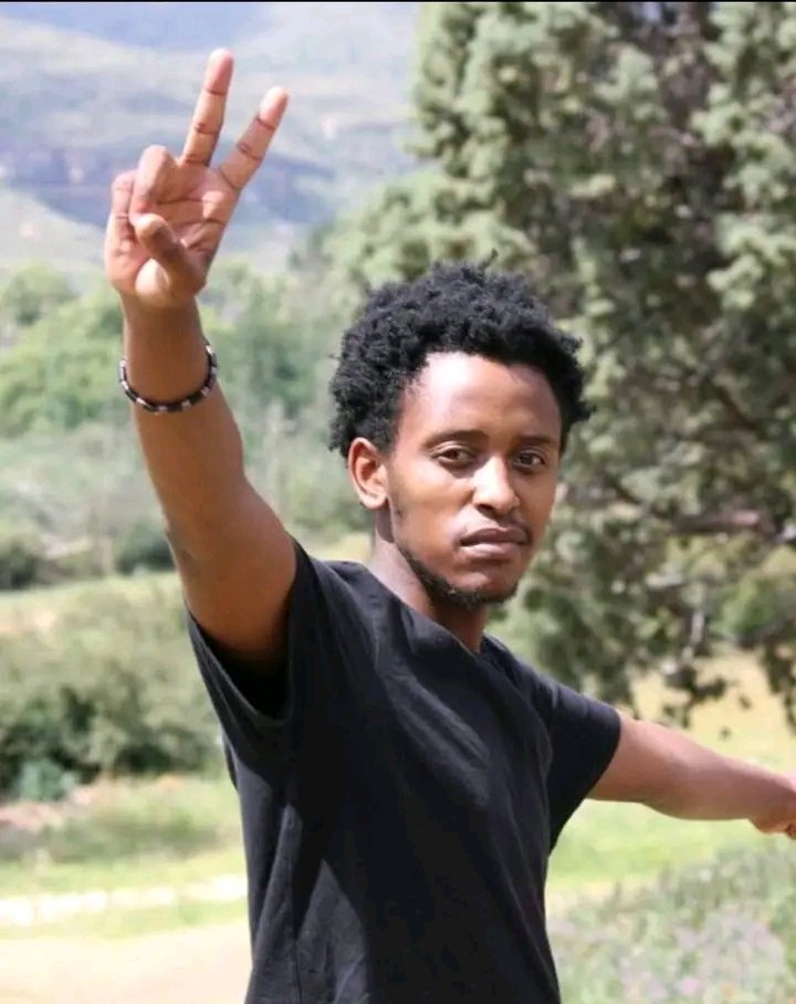 MphoDibakoane tweet media