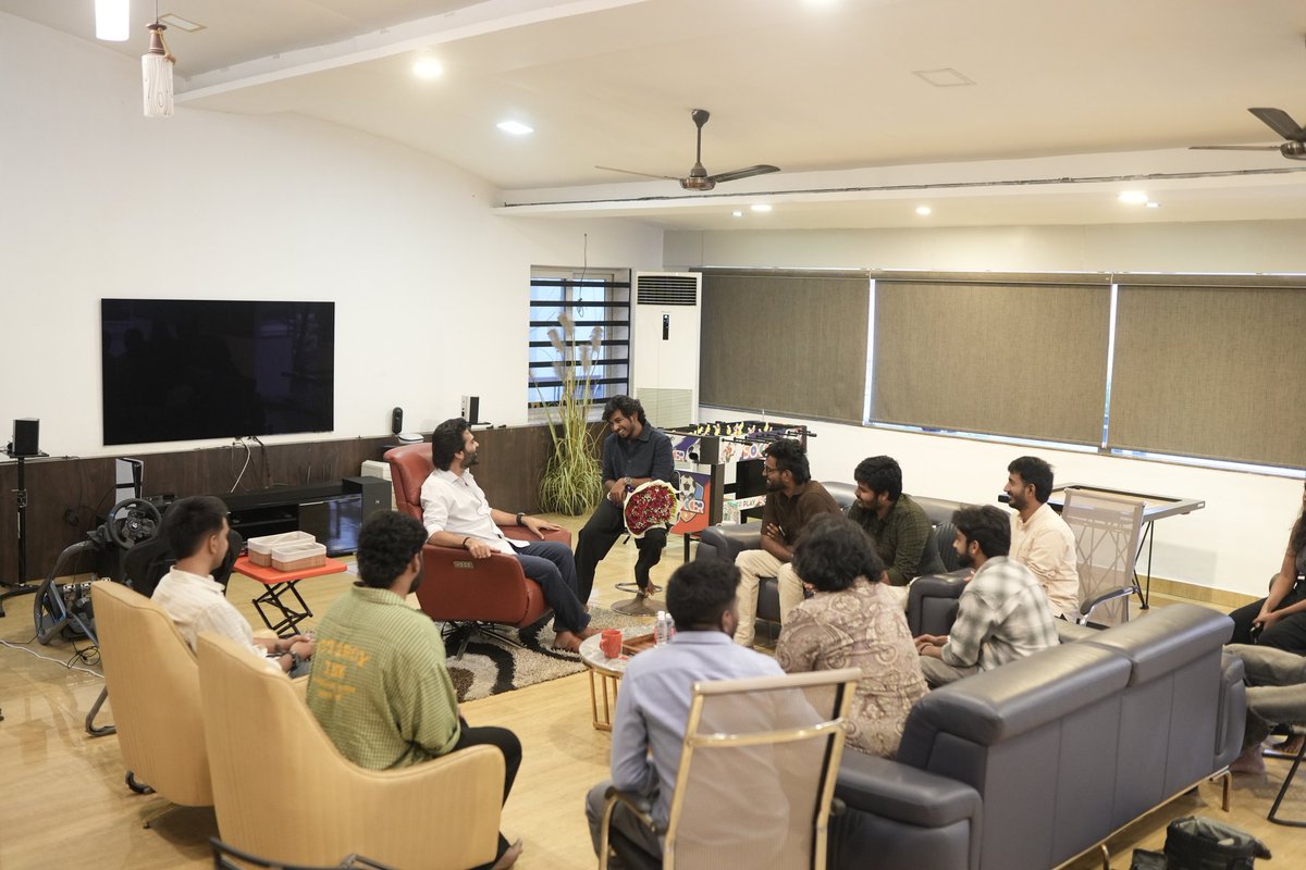 Paarvathaa Entertainments tweet media