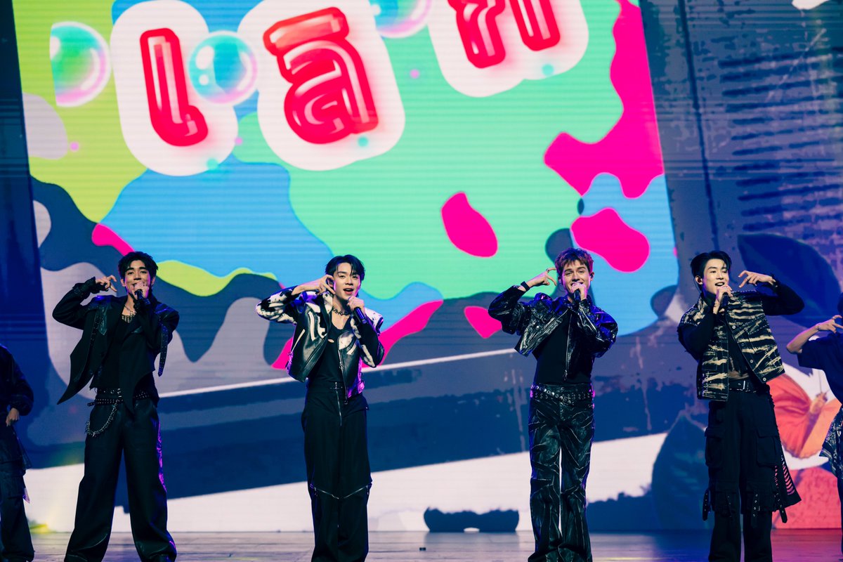 LOOKEPEEP tweet media