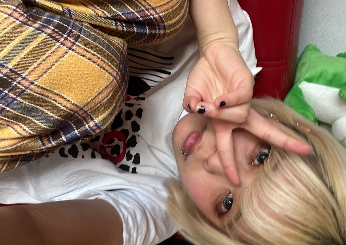 オニザワマシロ tweet media