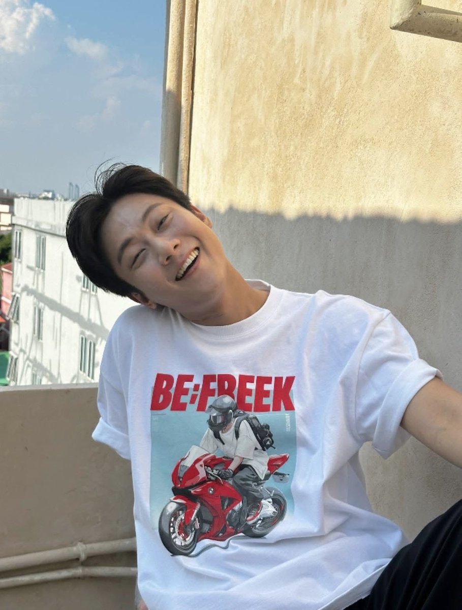 𝐭𝐡𝐮𝐫𝐬𝐝𝐚𝐲 ♡。゚ tweet media