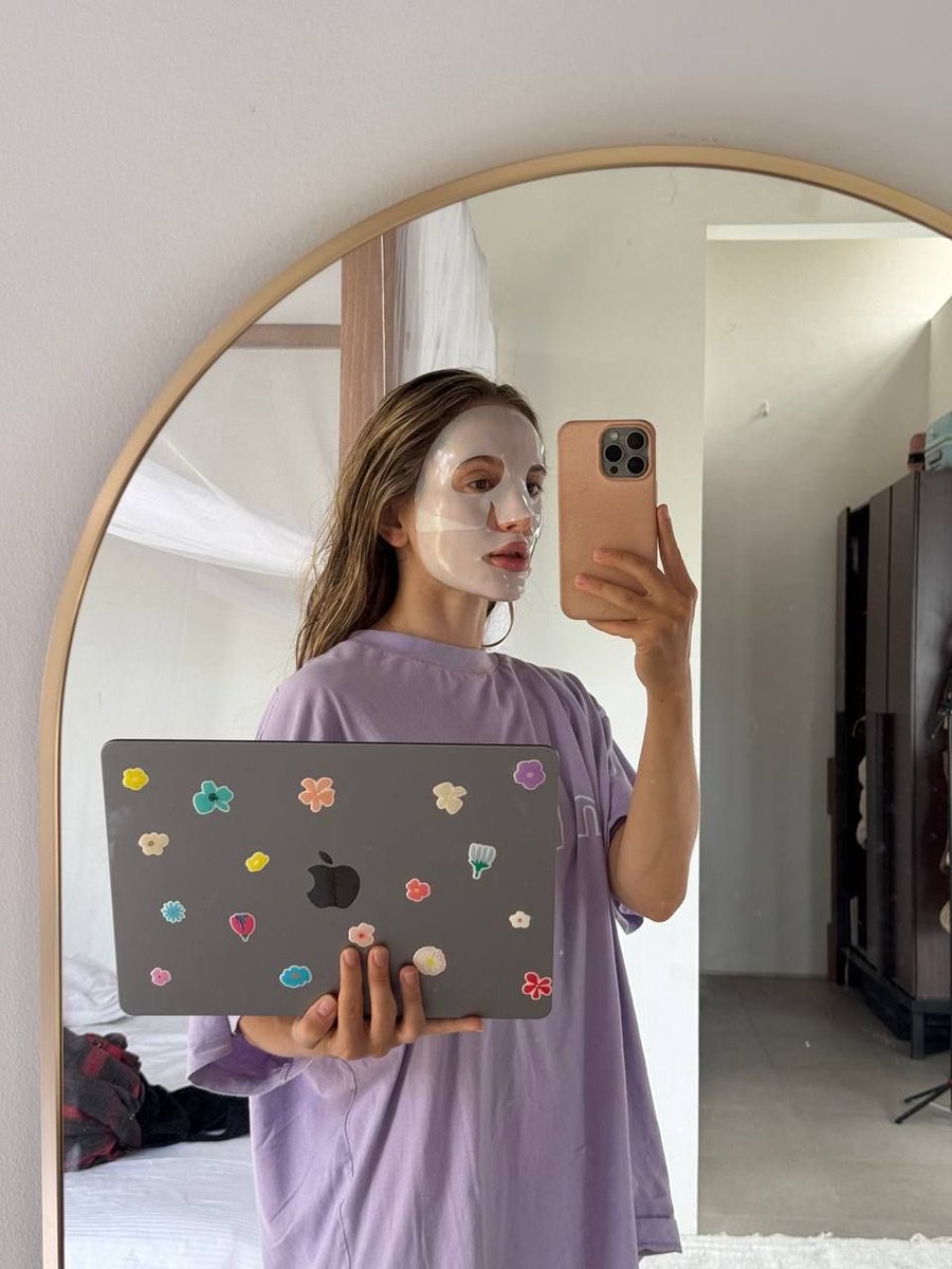 ~auline~ tweet media