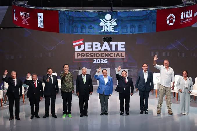 italocvillafue2's tweet photo. #DebatePresidencial 🇵🇪 | Fecha 1

👉 Marisol Pérez Tello fue la más lúcida.

👉 Popy Olivera y Álex González pegaron bien, pero cero propuestas coherentes.

👉 Rafael López Aliaga, César Acuña y Pepe Luna prometen erradicar lo que ellos cometen en su día a día. Además, bajos en oratoria. 

👉 López Chau y Wolfgang desperdiciaron su momento de brillar. El primer no tiene carisma ni sabe pegar, mientras que el segundo no dijo nada interesante. 

👉 Yonhy Lescano tuvo chispazos. 

👉 Carlos Álvarez es populismo puro. Su mejor momento fue cuando imitó a Acuña.

👉 ¿ José Williams? ¿Quién es?