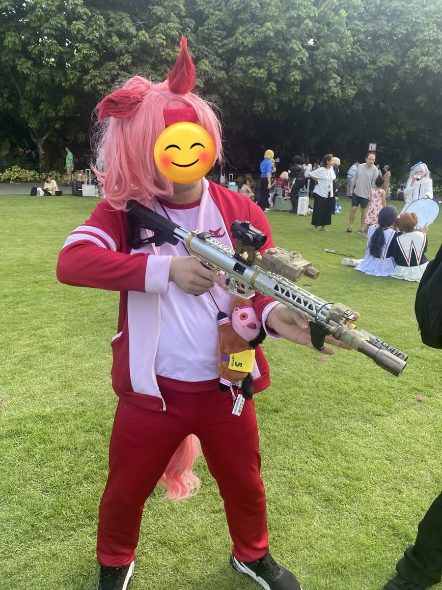 Cranchii Embergleam {🇸🇬VTuber | 🦑} tweet media