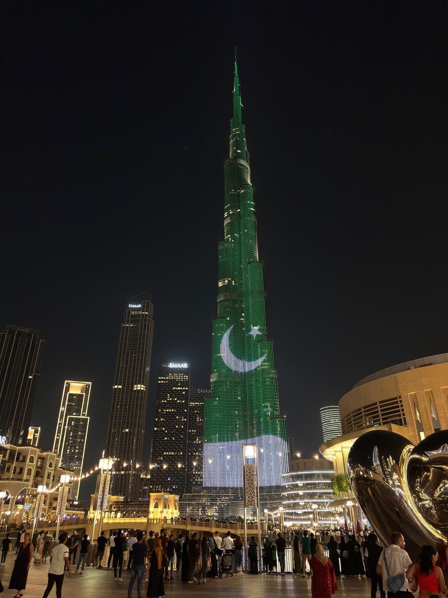 eemanrauf31's tweet photo. Pakistan Day is being celebrated across the world 🇵🇰

Here’s a thread of countries marking the occasion and showing their love for Pakistan 👇

#PakistanDay #23March #PakistanZindabad https://t.co/efcVH8AwNG