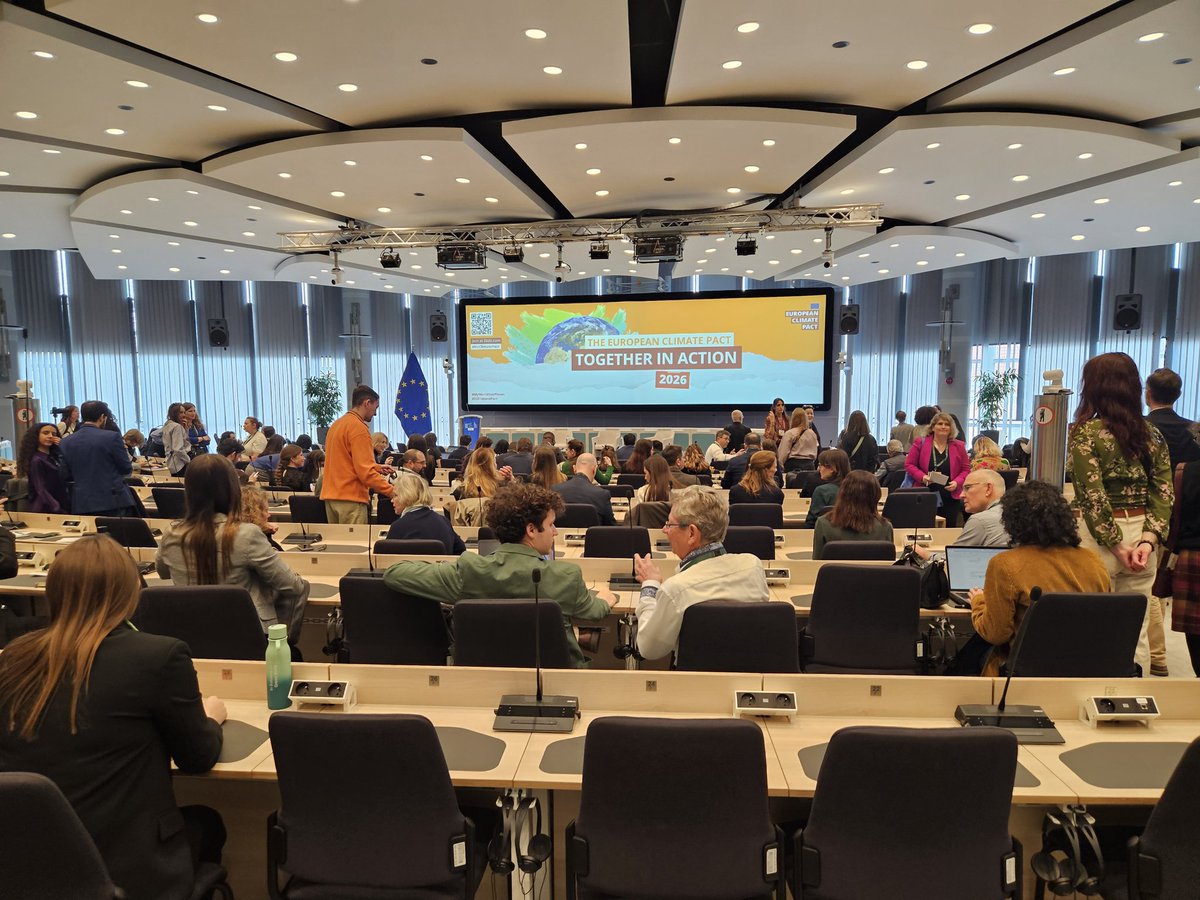 MeAncheSe's tweet photo. 🇪🇺 The start of three days of ideas, connections and real climate action 💚
🌟  Proud to be part of it as a Climate Pact Ambassador
Brussels 
@EUClimateAction @euclipa_it @PattoeuclimaIT #MyWorldOurPlanet 
#ClimateAction #domenicamemicrimi 🌱 https://t.co/96Q4VdRdOm