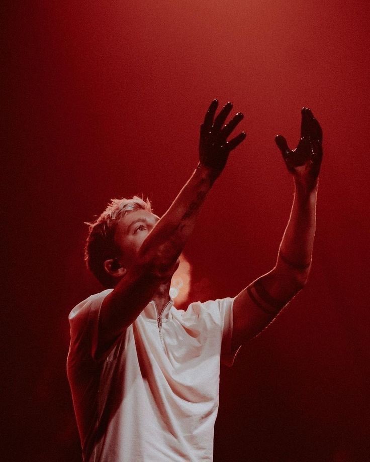 kai 🌑 #quietisviolent tweet media