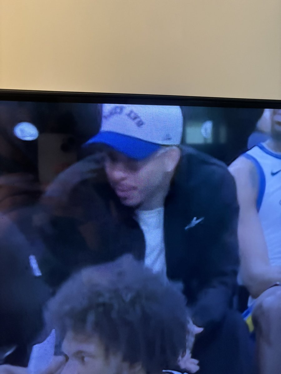 LACESAthletes's tweet photo. Who’s Seth Curry’s stylist? Got him fitted two nights in a row 👀🧢 https://t.co/FWlqjZDEh7