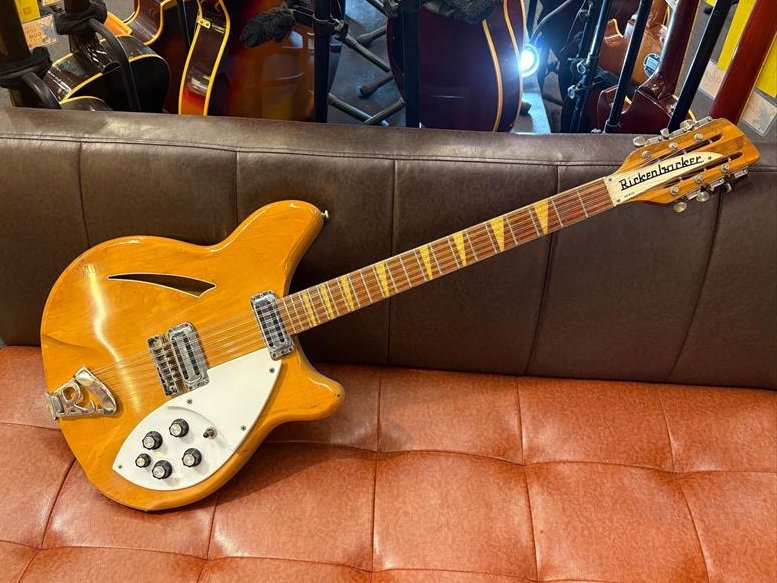 ishibashichamz's tweet image. 【中古】＃Rickenbacker / 360/12  Mapleglo 【お値下げ致しました！】

1966年製RICKENBACKER / 360/12  Mapleglo！
経年による色焼けやクラックなど使用感は感じられますが風格のある1本です！

貴重な12弦仕様となっておりますので是非この機会にご検討くださいませ！！