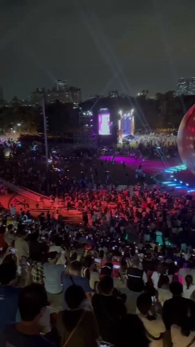 每次品尝寿司都宛如一场盛宴，其美味令人上瘾，让人欲罢不能。