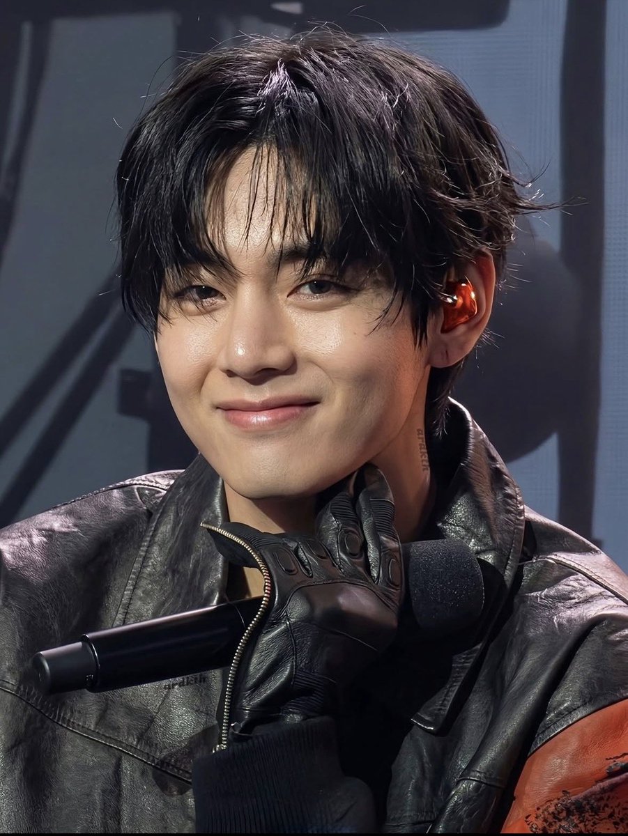 LILLŸ 🐰❤️🐻 GOLDENLAYOVER tweet media