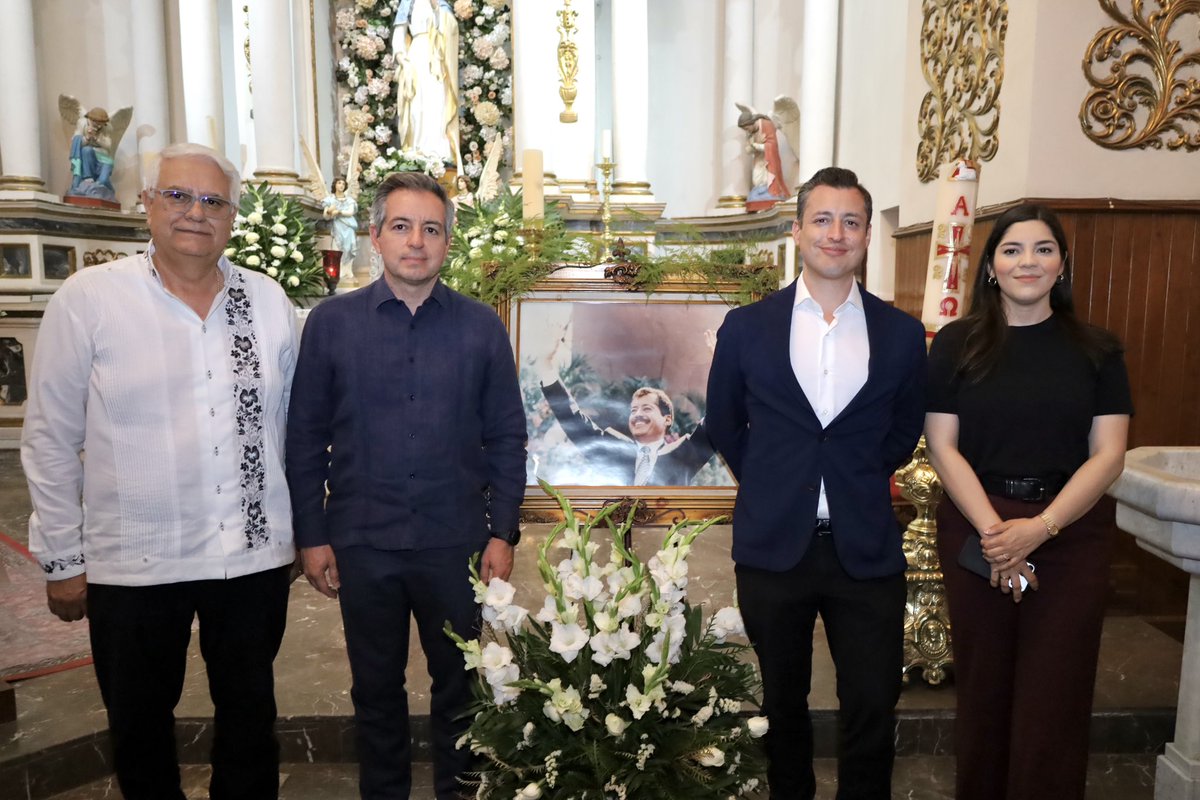 DelValleColosio's tweet photo. Desde Magdalena de Kino, donde la historia y la esperanza se cruzan, siguen presentes el legado y los valores de Luis Donaldo #Colosio Murrieta y Diana Laura Riojas Reyes. 🇲🇽 

En familia, recordamos que no solo viven en la memoria, viven en la gente, en las causas justas y en el anhelo de un #México más digno, más cercano y más humano.

Porque hay nombres que no se olvidan… se convierten en camino.