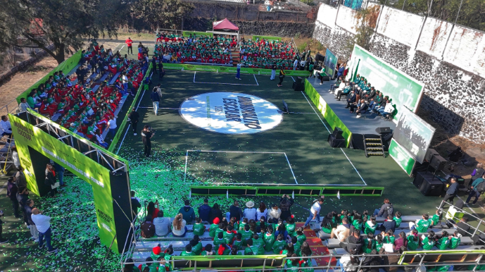 🏅 #FMF #CONADE #DatoGEB

Presenta Gobierno de México, CONADE y FMF, “Buscando a las estrellas del futuro”

Con Mundialito Escolar con 602 mil participantes y dinámica de dominadas para ganar boleto 00001 de la Presidenta Claudia Sheinbaum para asistir a inauguración del Mundial.